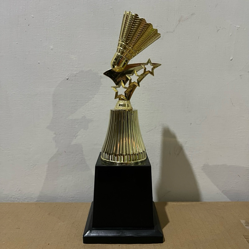 หุ่นลูกขนไก่รุ่นถ้วยรางวัลแบดมินตัน / ถ้วยรางวัล