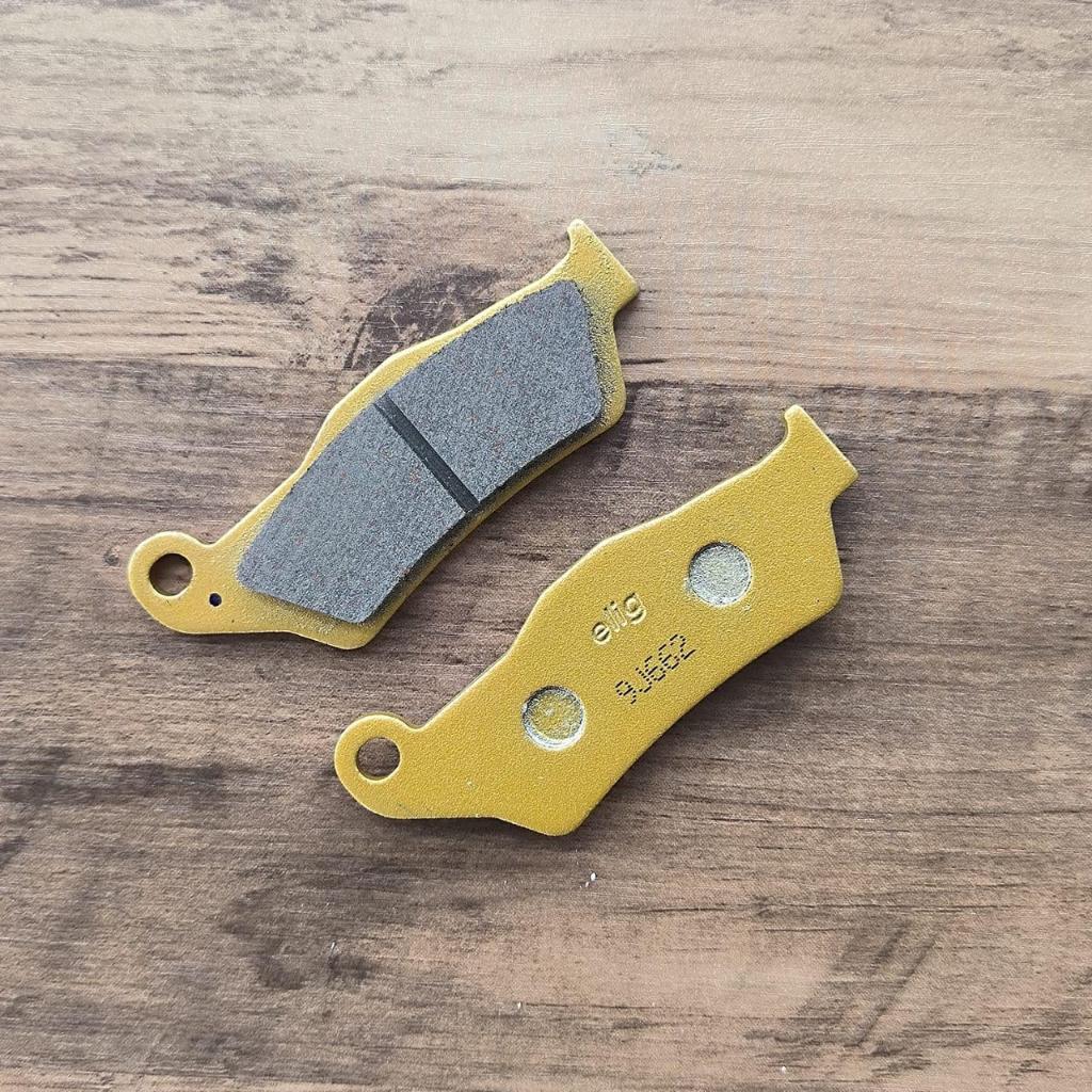 ผ้าเบรคสไลด์หน้า BAJAJ PULSAR 135 180 200 220 NS200 ELIG EM079