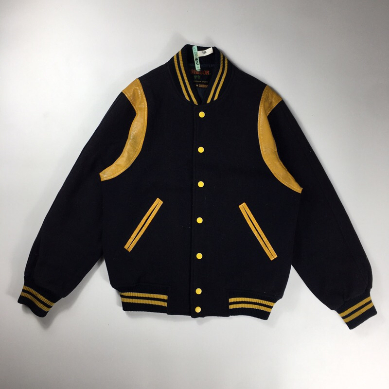 Varsity Jacket โดย MCGREGOR