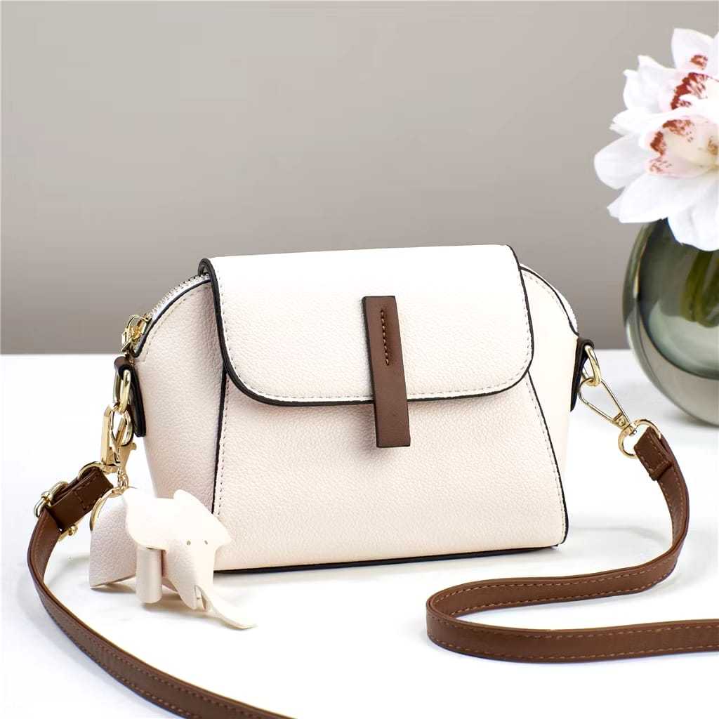 158458 กระเป๋าสะพายข้างผู้หญิงนําเข้าระดับพรีเมียม (1 KG FITS 2) CR8458