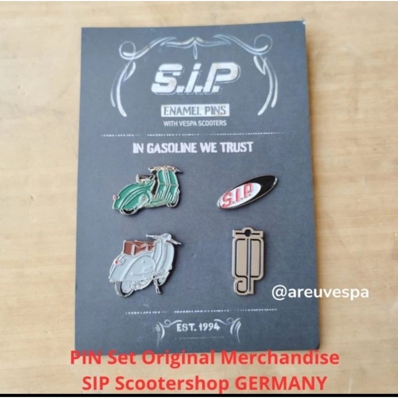 SIP Scootershop GERMANY Vespa Scooter Pin Set (สินค้าเดิม)