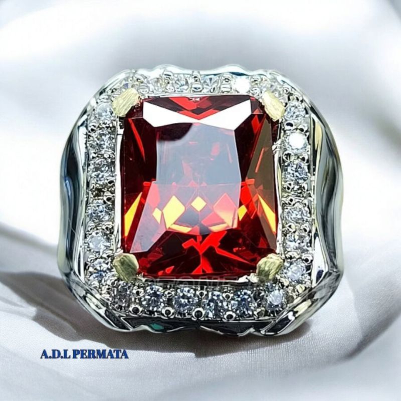 ZIRCONIA RED GARNET STONE RING คือหรูหราและยกระดับ