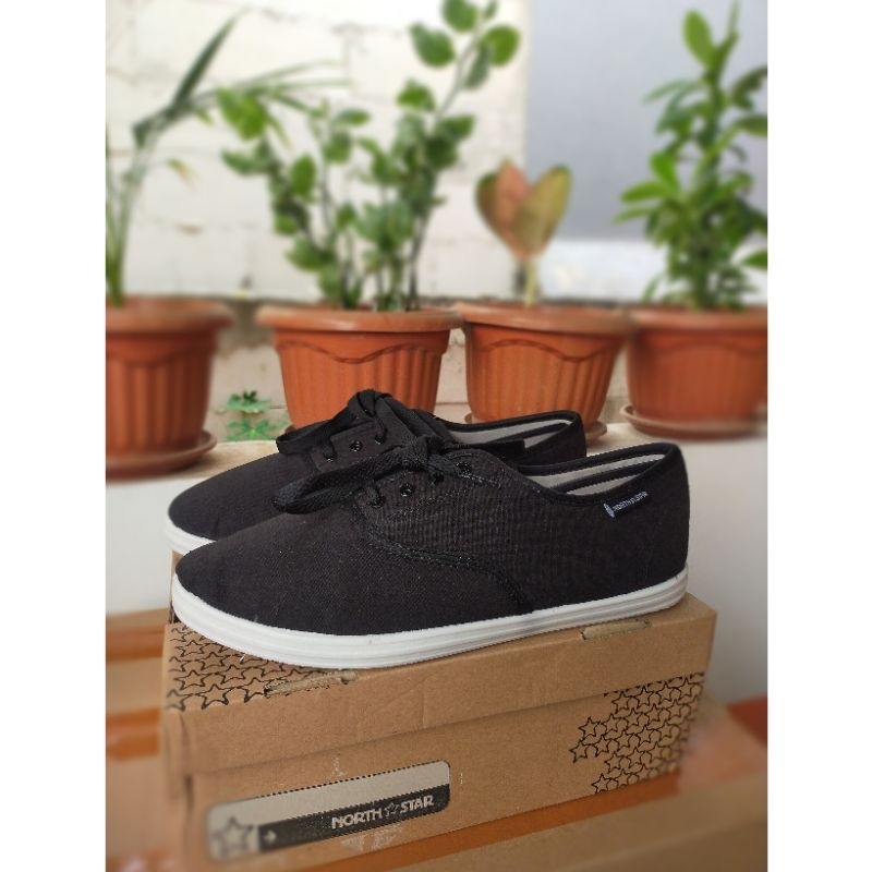 NORTH STAR รองเท้าผ้าใบ Neira