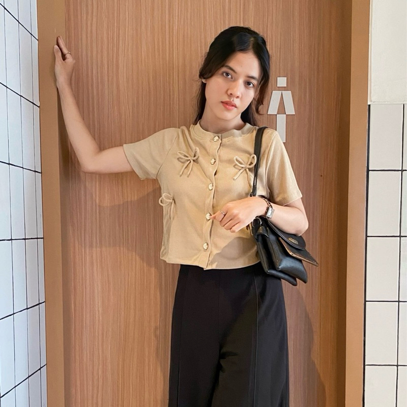 Arumi Top knit coquette shirt - เสื้อไหมพรม - เสื้อครอป - coquette