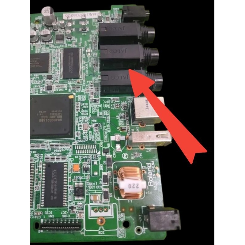 R&L Roland xps 10 ช่องเสียบเอาต์พุตเสียง