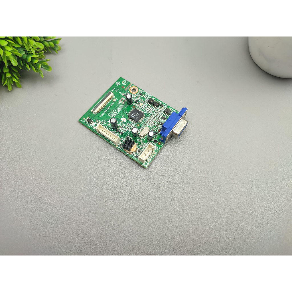 ET69 VGM-AS-2 บอร์ด LCD VGA MONITOR ASUS VH168D 715G4733 TSUMU18TR