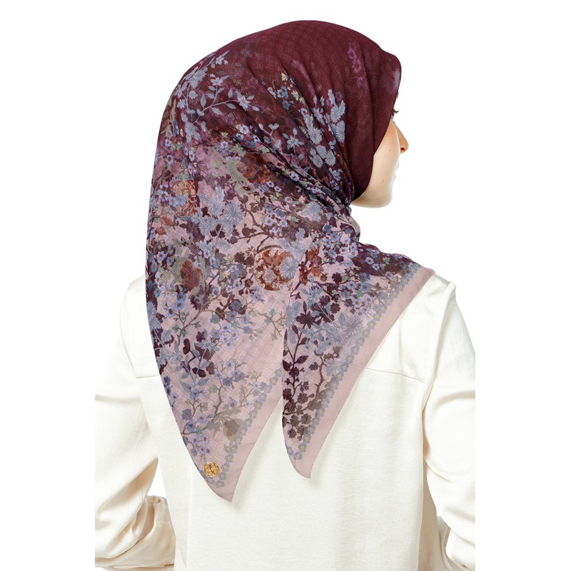 PRELOVED NADA PUSPITA BOUNTJOUR MAROON RECTANGULAR HIJAB HIJAB