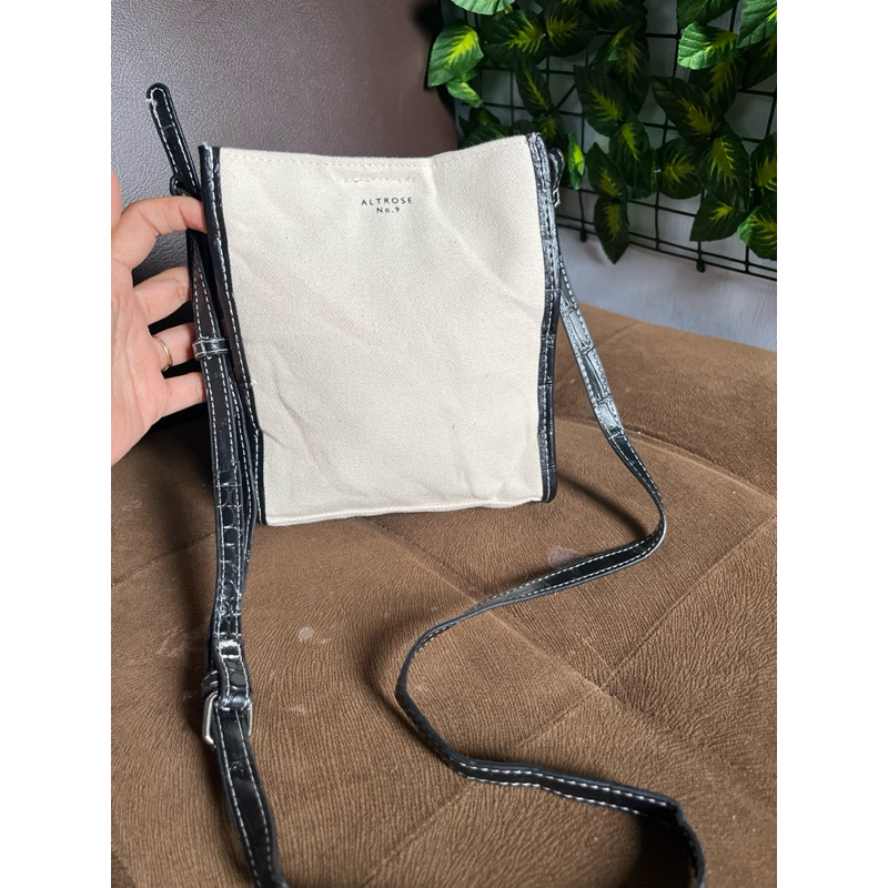 กระเป๋าสะพายข้าง Pl Altrose
