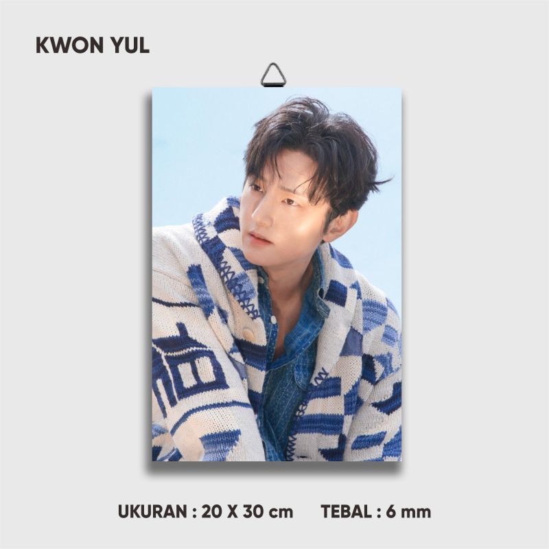 Walldecor Kwon Yul Wall Display