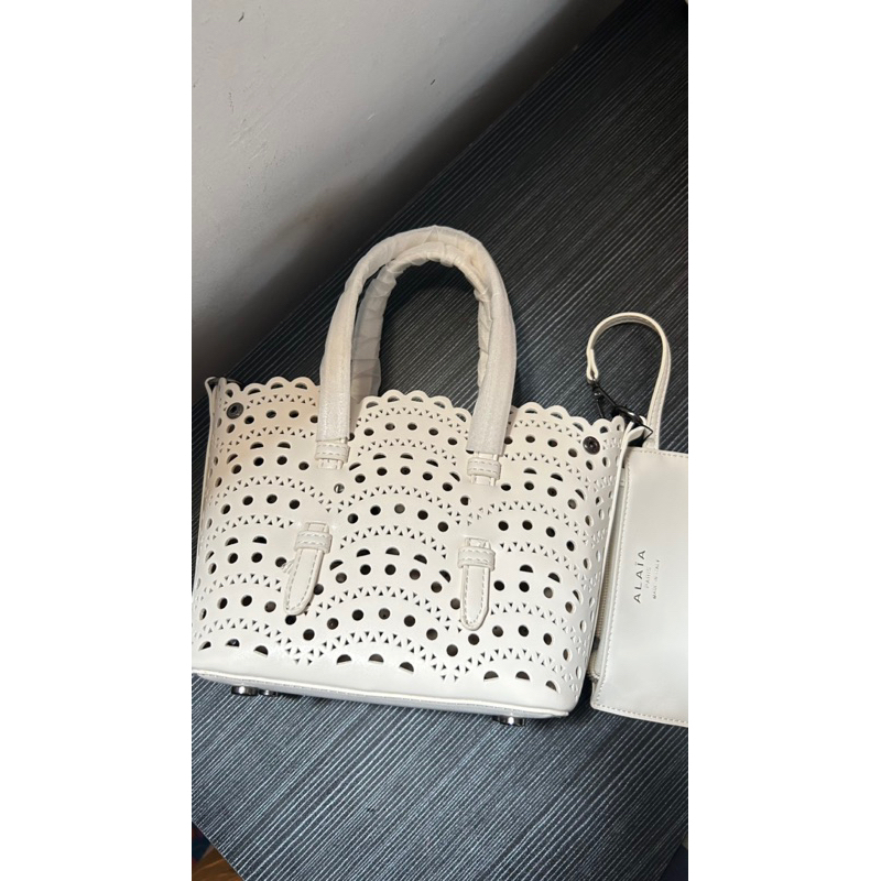 กระเป๋ามินิ Alaia mina