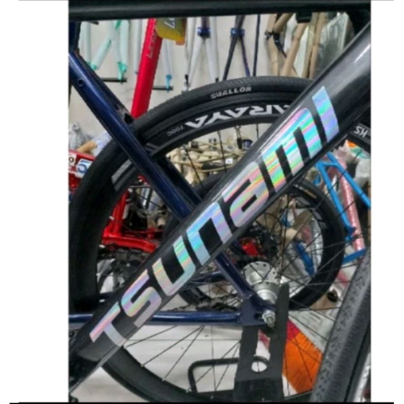 สติ๊กเกอร์ตัด fixie bike Tsunami Hologram 2 ชิ้น Rainbow Hologram