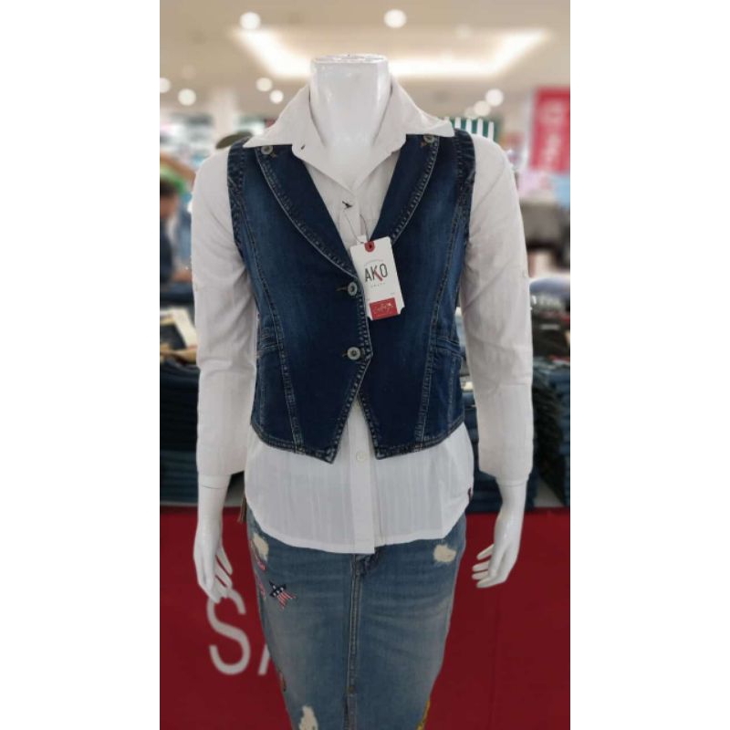 เสื้อกั๊กยีนส์ AKO**