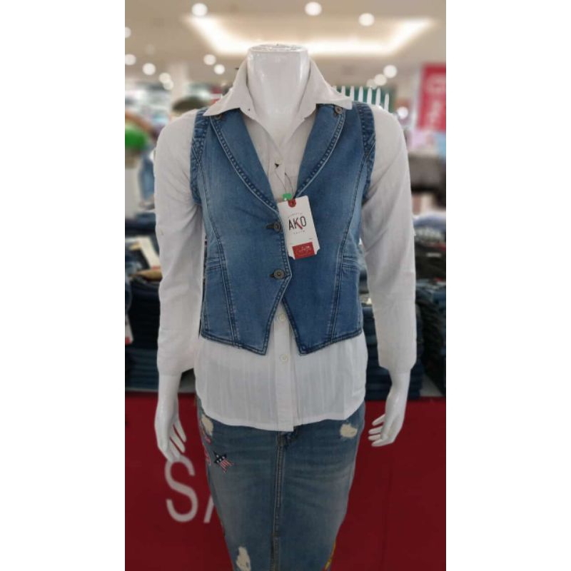 เสื้อกั๊กยีนส์ AKO**