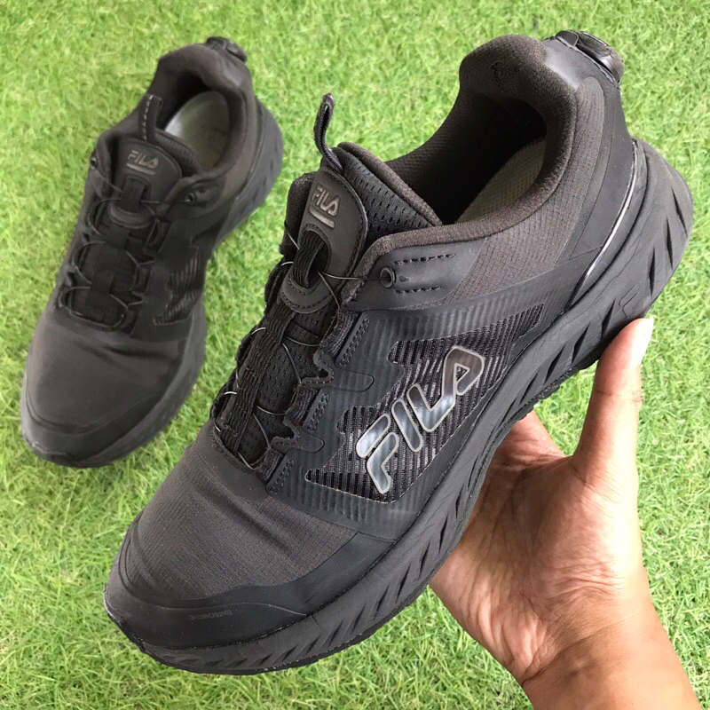 Fila Boa System Full Black ไซส์ 42 รองเท้าผ้าใบ Preloved