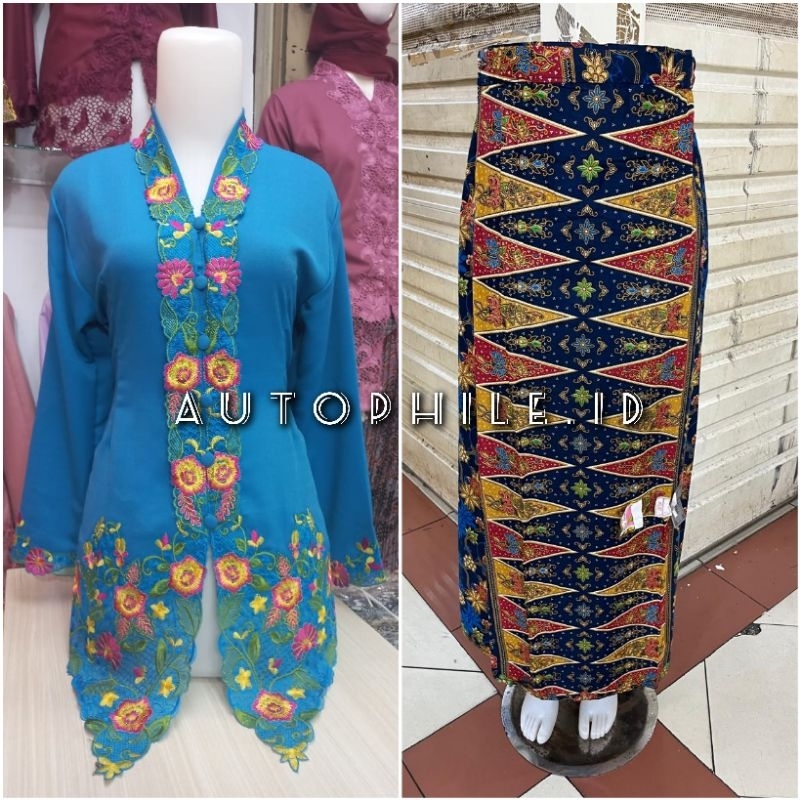 Autophile.id-ชุดผ้ากํามะหยี่ยาวล่าสุดพร้อมชุดดอกไม้ MOTIF/T KARTINI