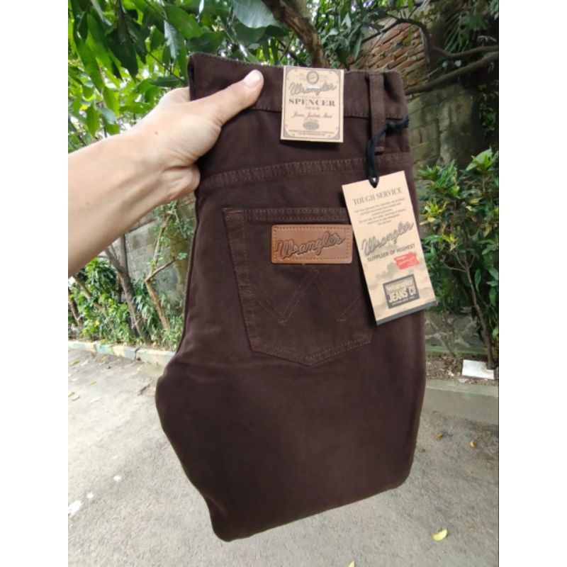 กางเกงยีนส์ผู้ชายมาตรฐานปกติ Wrangler