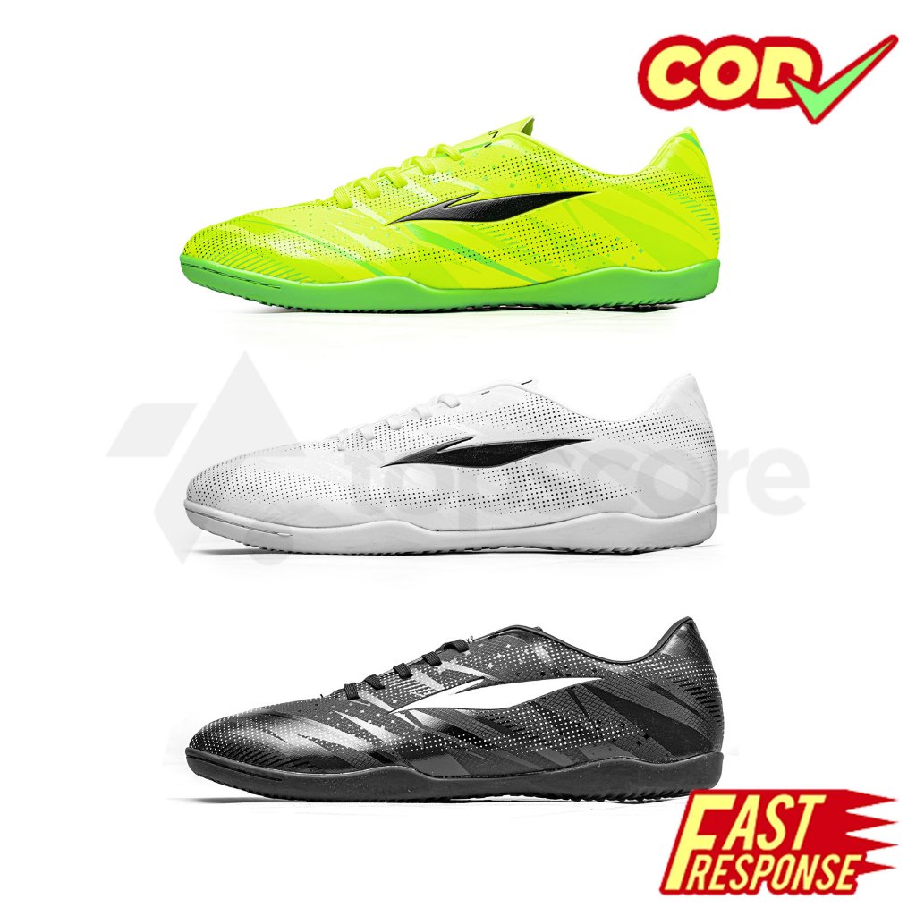 LYCAN VENUS ในรองเท้าฟุตซอล