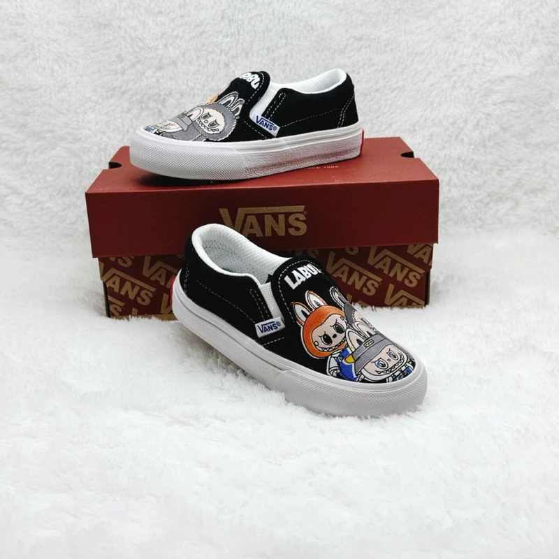 Vans Labubu รองเท้าเด็กรองเท้าผ้าใบเด็กชายหญิงล่าสุด