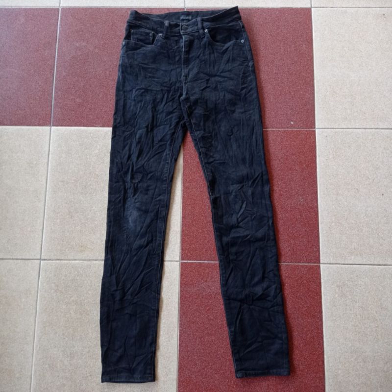 Uniqlo heattech slim กางเกงยีนส์สีดํา