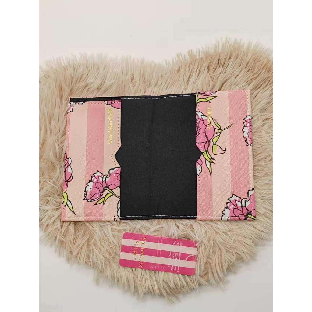 New Wallet - Passport Card Holder - Victorias Secret Women 5979