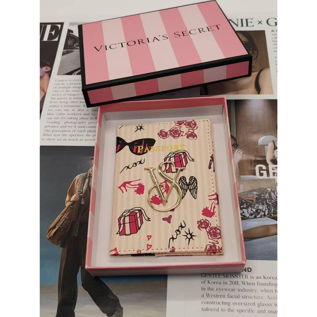 New Wallet - Passport Card Holder - Victorias Secret Women 5979