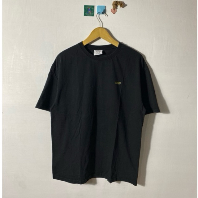 เสื้อยืดสีดํา VETEMENTS