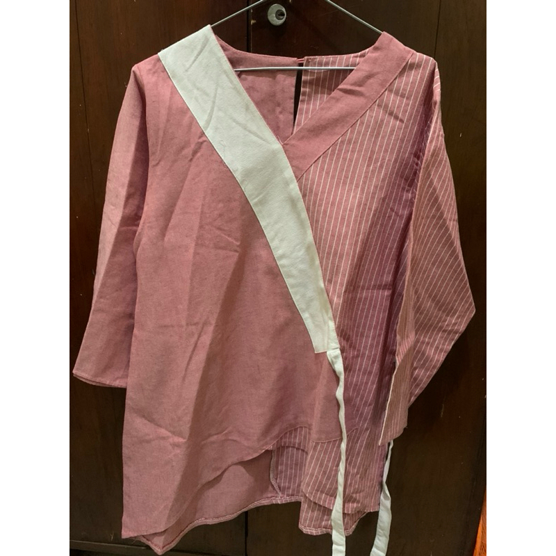 LOKAL AJA LOCAL BOUTIQUE BLOUSE