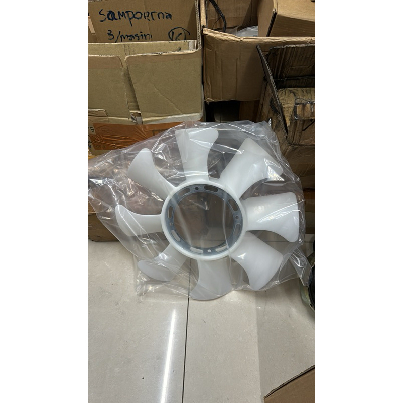 พัดลมระบายความร้อน Mitsubishi L300 ดีเซล L038/39