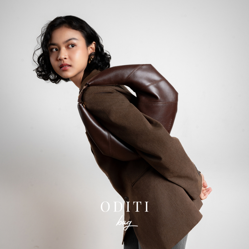 กระเป๋า Oditi - AMRETA - WOMENS BAG - CROISSANT BAG - SHOULDER BAG - SLING BAG - HAND BAG