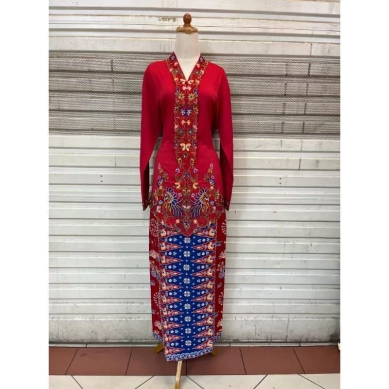 ENCIM KEBAYA SET WITH PEACOCK EMBROIDERY MOTIF // ENCIM BETAWI KEBAYA // ENCIM KEBAYA