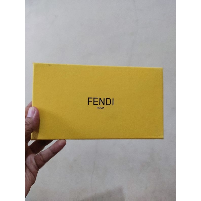 กระเป๋าสตางค์ผู้ชาย Fendi ใหม่