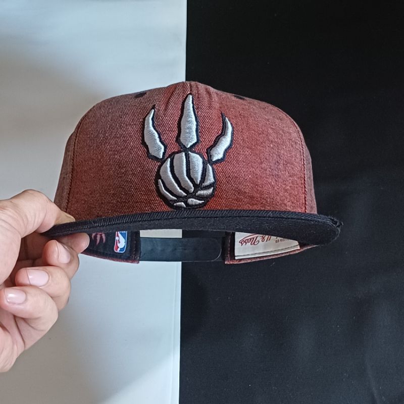 Snapback mitchell&ness nba raptors มือสอง