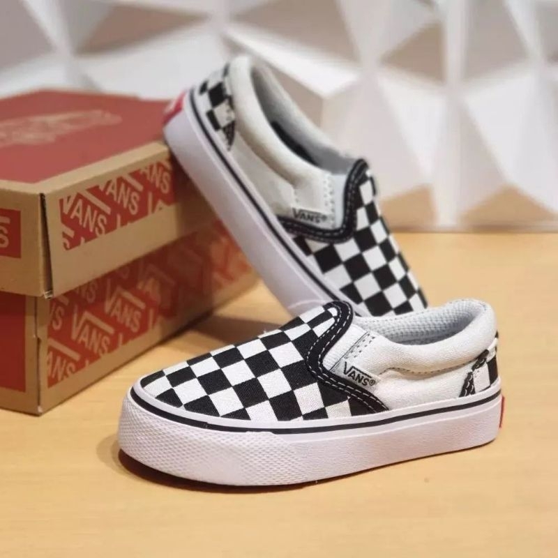 รองเท้า Vans Checkboard สีขาว
