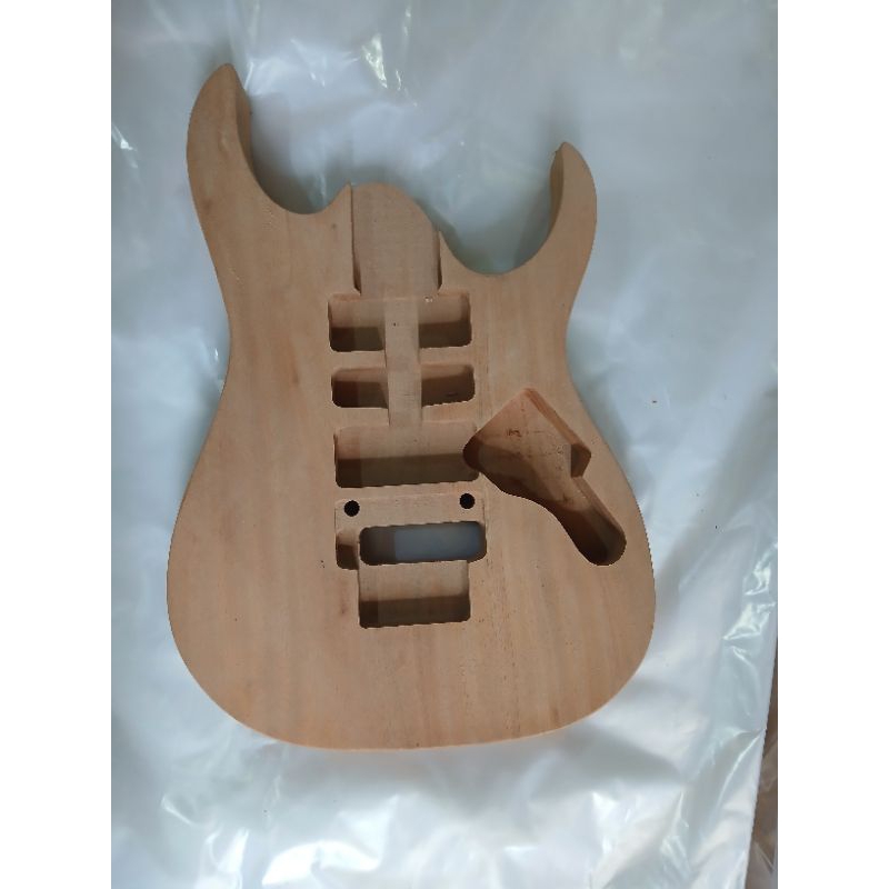 ตัวเครื่องกีตาร์รุ่น Ibanez rg