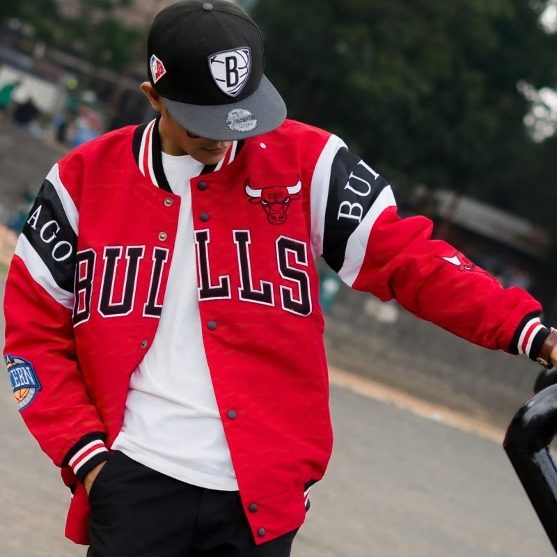 Varsity Bomber Jacket Chicago Bulls ผู้ชายผู้หญิงเย็บปักถักร้อยเต็มรูปแบบ Premium Distro - Akar Official Shop