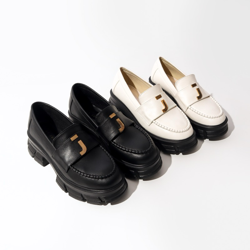 ข้อบกพร่อง - LOAFERS BLACK & WHITE BY JODAN