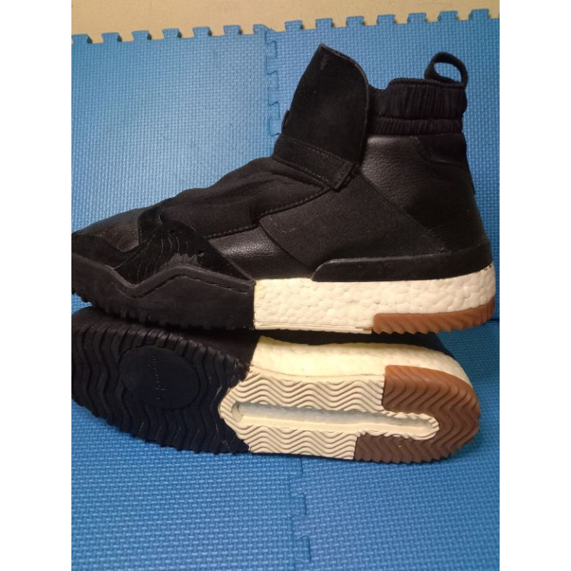 รองเท้าบาสเก็ตบอล Alexander Wang 44 มือสอง