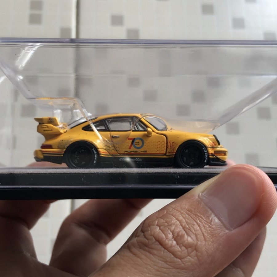 Diecast PGM Porsche RWB 70th Anniversary Yellow ซีลใหม่เอี่ยม