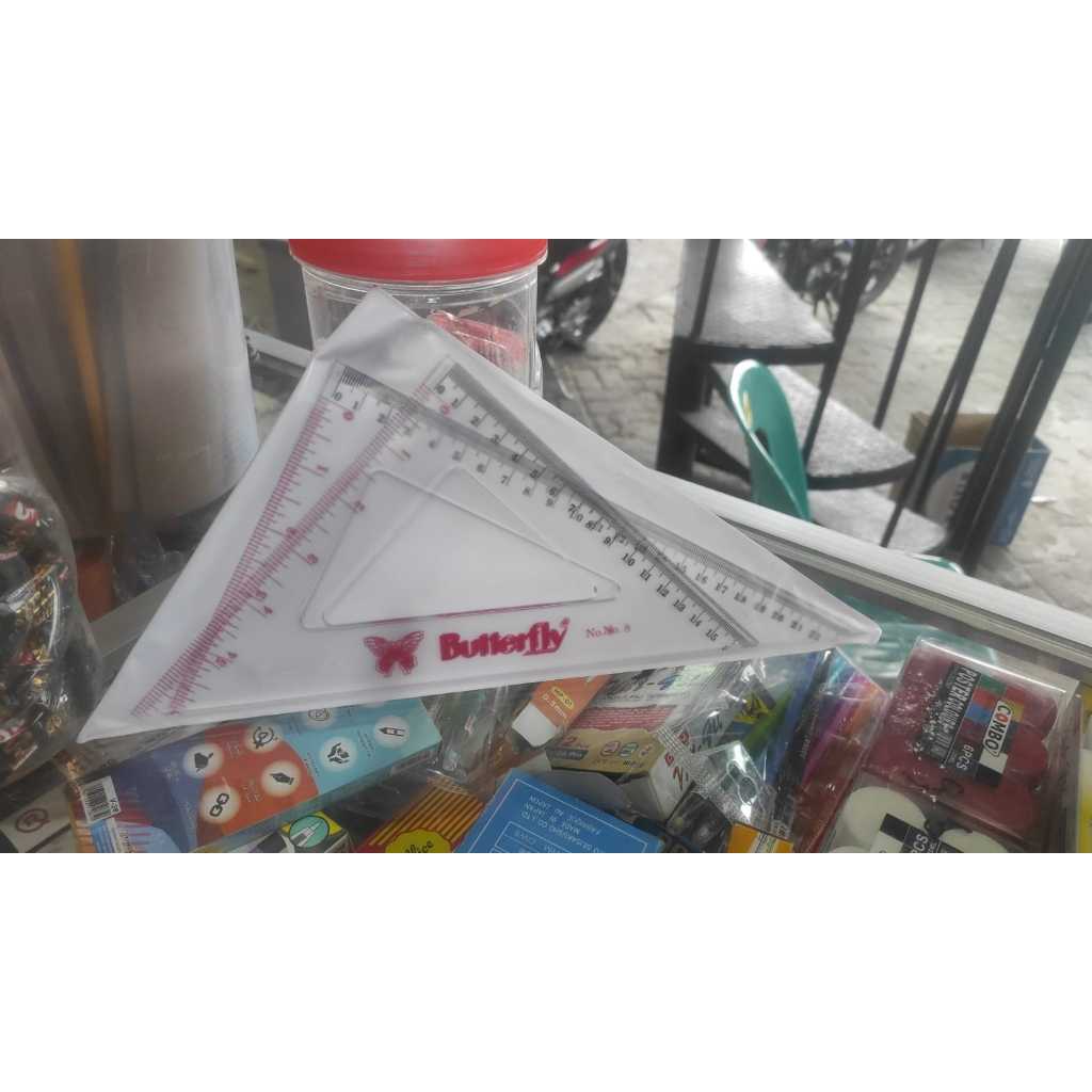 TRIANGLE RULER SET NO. ผีเสื้อ 8 ตัว