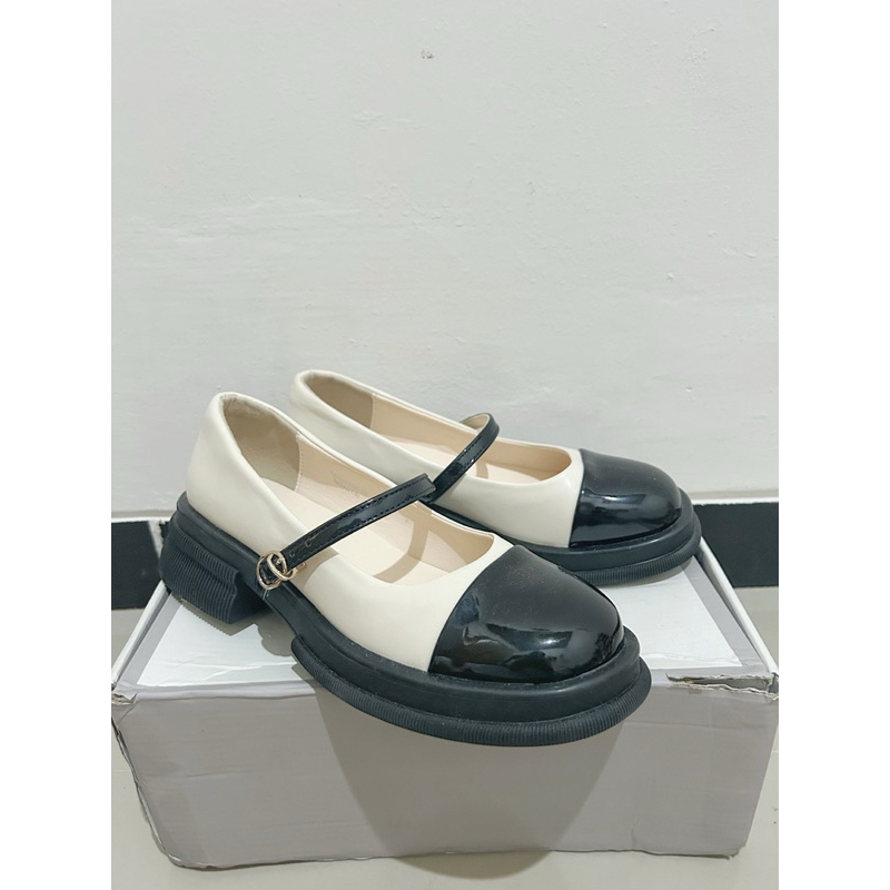 รองเท้าทูโทน PARIS ZOEY PRELOVED