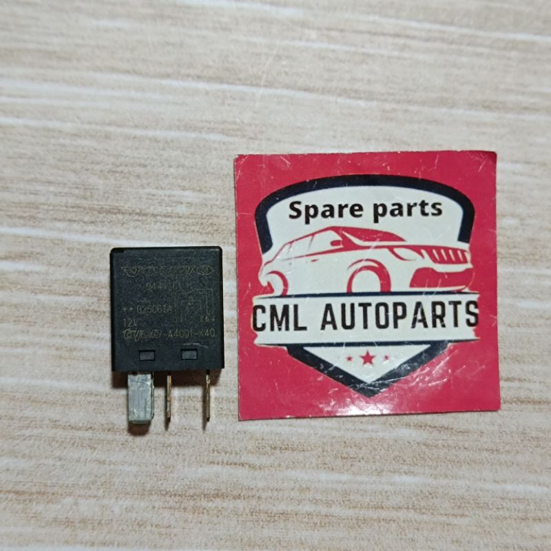 รีเลย์ Volvo V23074-A401-X40 5 ขา สีดํา 12Volt