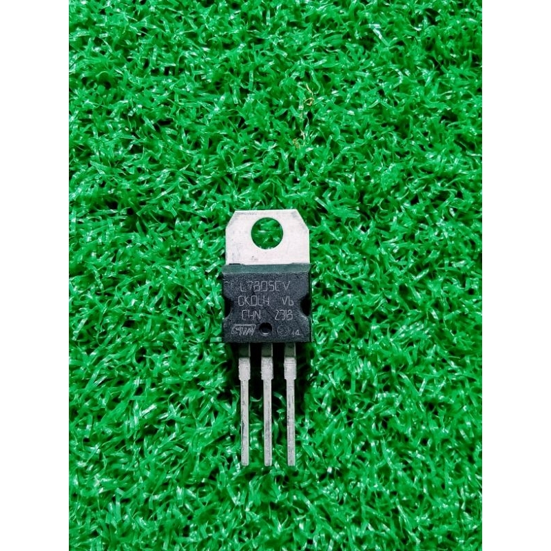 ไอซี L7805 CV*******