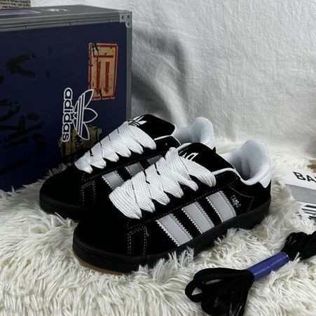 Adidas CAMPUS 00"S BLACK GUM Original SNEAKERS - รองเท้าผ้าใบลําลองผู้ชาย - ร้านค้าอย่างเป็นทางการของ Adidas