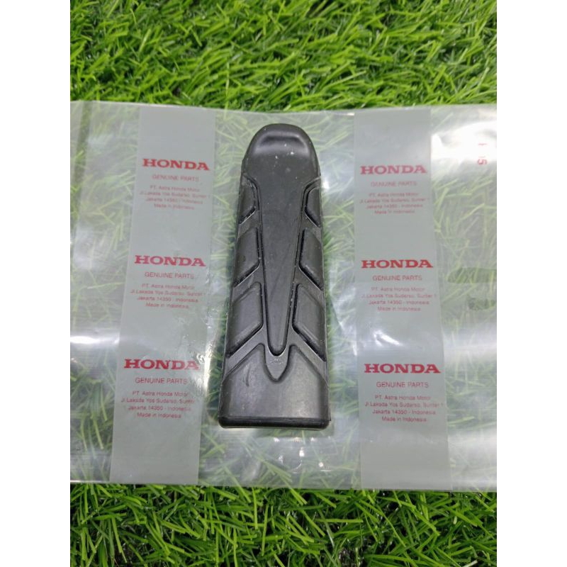 ยางพักเท้าหน้า CB150R CBR150R 50610-K15-900 ยางบอสเต้