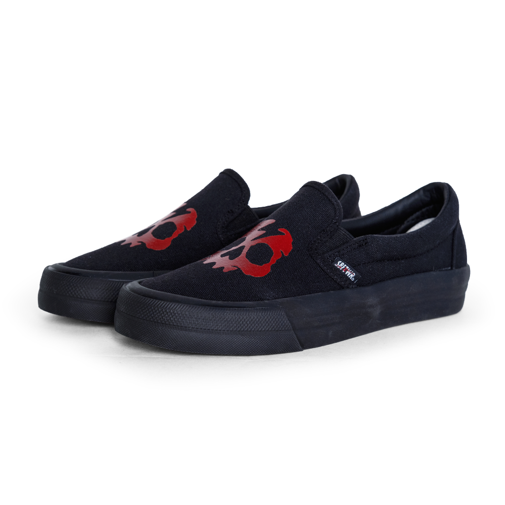 SABA Slip On Skull All Black Red - รองเท้าผ้าใบลําลองสําหรับบุรุษและสตรี | เรียบง่าย สะดวกสบาย & อินเทรนด์ สค 02