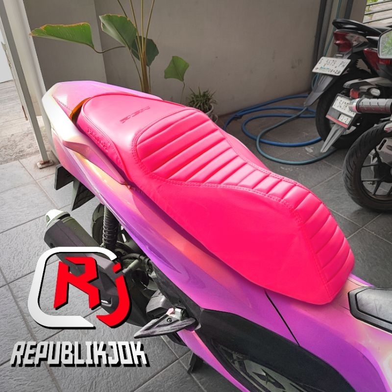 หนังเบาะมอเตอร์ไซค์ Pink Neon Scoopy, Fazzio, Filano, Lx/Vespa s 125, Sprint s/Primavera Caferacer