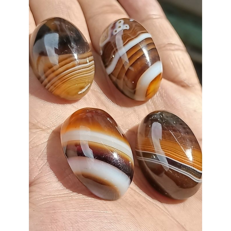 Black Motif Solomon Stone