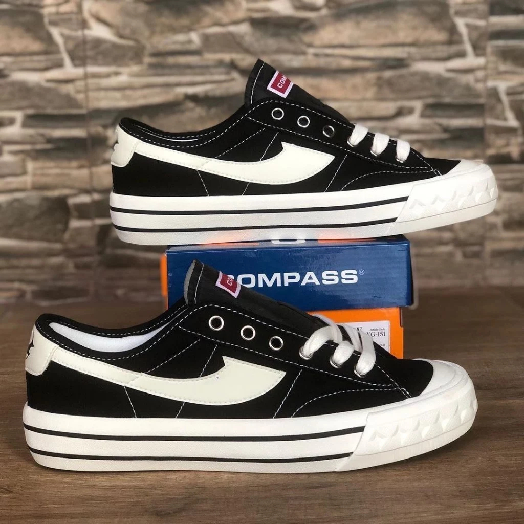 Compass Retrograde Black White Halfmoon Mens Shoes / รุ่น JP By Co2