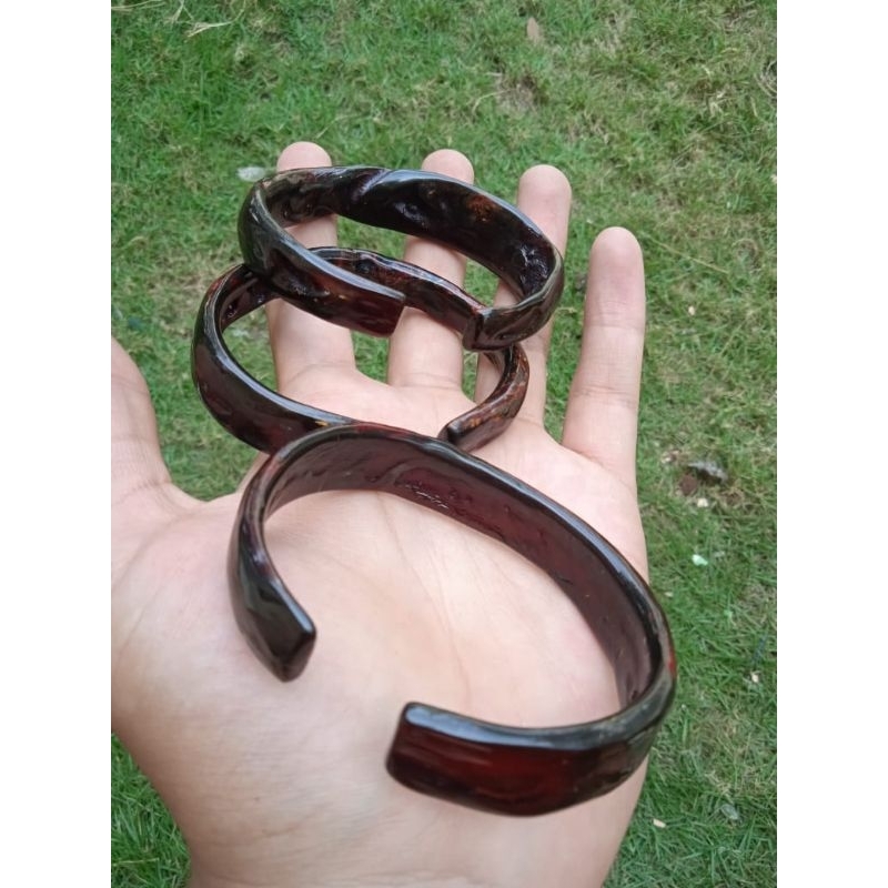 Merah CAHAYA Red Bahar Root Bracelet รุ่น C Translucent Quality