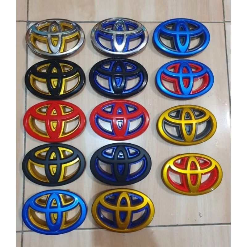 TOYOTA GRAND INNOVA FRONT LOGO EMBLEM 2013-2015